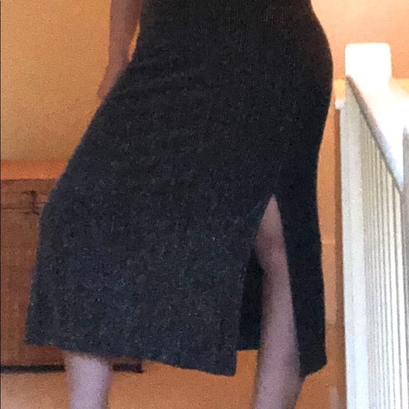 Mid calf length evening dress - Picture 3 of 5